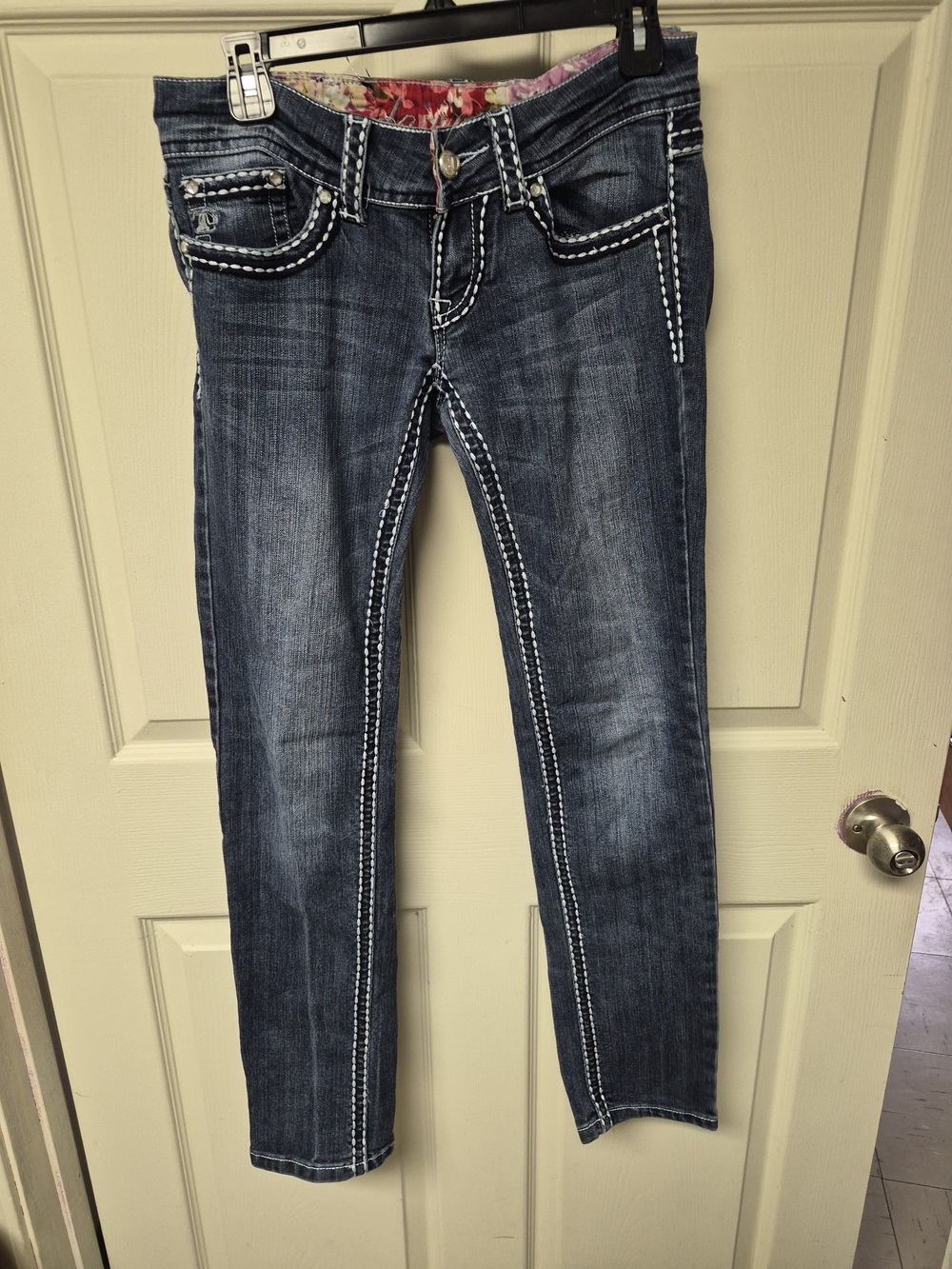 Women’s Dark Wash Jeans with Decorative White Stitching